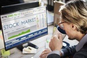 ما هو أفضل وقت للاستثمار في سوق الأوراق المالية