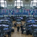 أسهم أوروبا تستقر مع مكاسب قطاع التكنولوجيا في بداية أسبوع العطلات