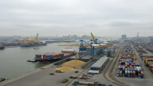 الصين تفي بالتزام شراء 12 مليون طن من فول الصويا الأميركي في 2025