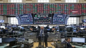 تراجع العقود الآجلة لمؤشر داو جونز وسط مخاوف من الاحتياطي الفيدرالي والتوترات الجيوسياسية