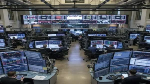 مؤشر الأسهم السعودية يغلق مرتفعًا عند 11155 نقطة بتداولات 3.7 مليار ريال