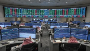 تراجع سوق الأسهم السعودية للجلسة الثالثة مع هبوط معظم القطاعات