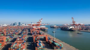 آسيا تحقق مكاسب من تخفيض التعريفات الأمريكية بعد تعديل السياسة التجارية