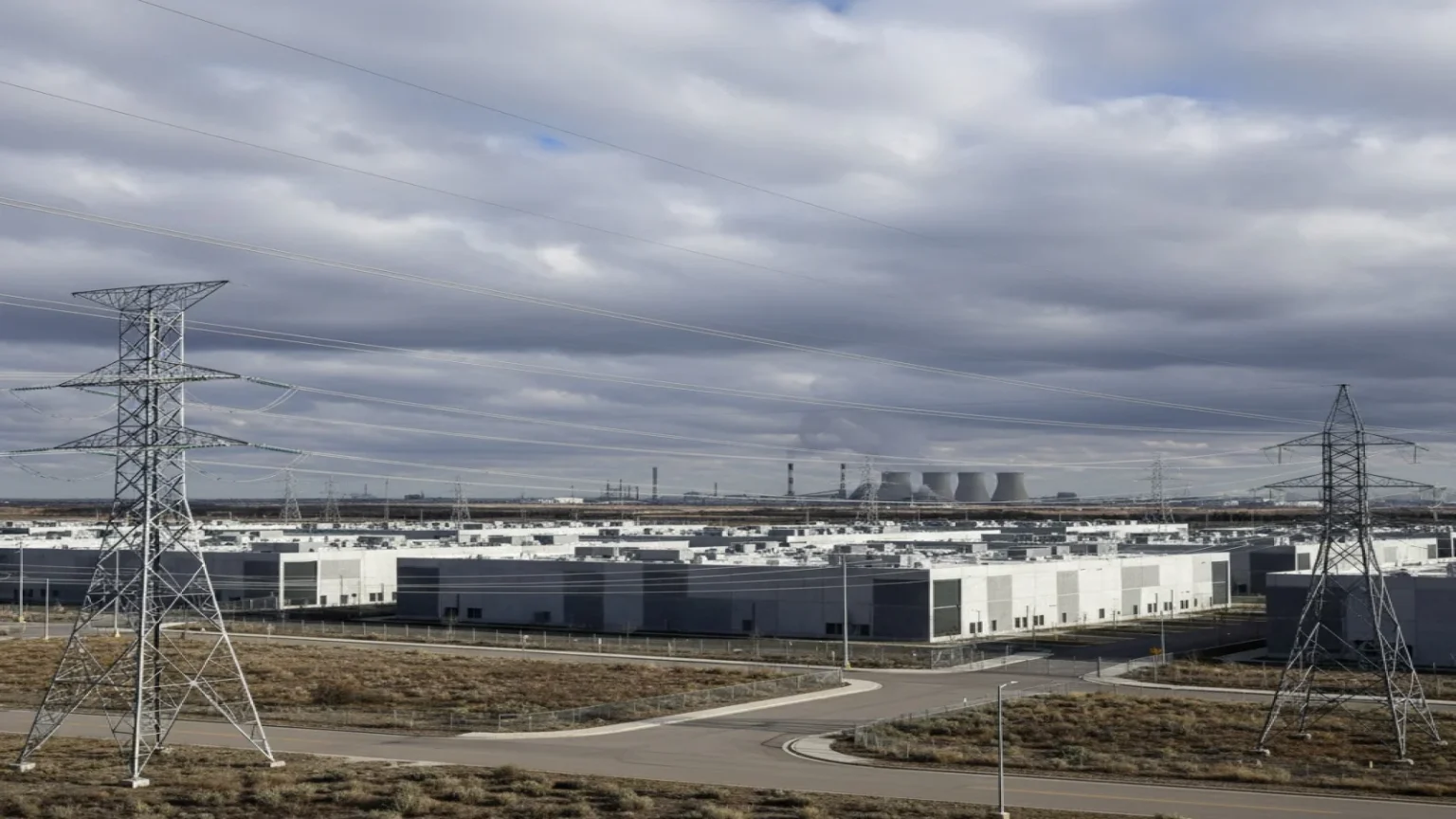 ارتفاع أسعار الكهرباء في أمريكا يضغط على الأسر ويحد من نمو الذكاء الاصطناعي