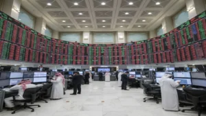 تراجع الأسهم السعودية وسط هبوط أسواق الخليج مع تباين الأداء