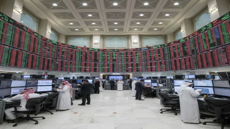 تراجع الأسهم السعودية وسط هبوط أسواق الخليج مع تباين الأداء