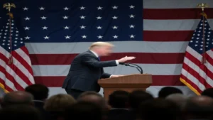 ترامب يؤكد حقه في إعادة فرض الرسوم الجمركية وينتقد قاضيًا في قضية باول