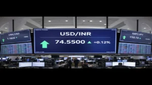 الدولار الأمريكي مقابل الروبية الهندية يتراجع قبيل صدور تقرير الوظائف الأمريكية