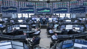 البورصة المصرية تواصل حوارها مع S&P داو جونز بعد اقتراح خفض التصنيف